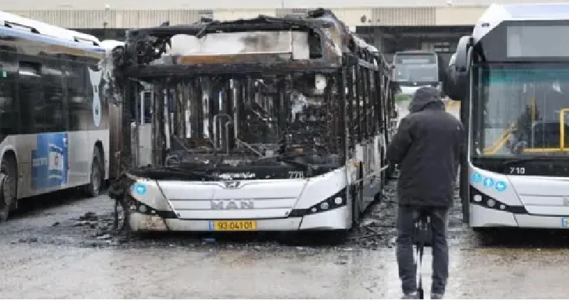 ഇസ്രായേലിൽ മൂന്ന് ബസുകളിൽ ബോംബ് സ്ഫോടനം ; പിന്നിൽ “പലസ്തീൻ തീവ്രവാദ സംഘടനകൾ” എന്ന് ഇസ്രായേൽ