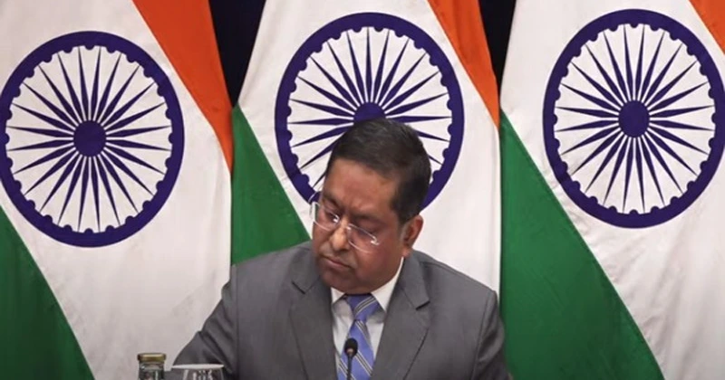 ബംഗ്ലാദേശിൽ ക്രമസമാധാനം നാൾക്കുനാൾ തകരുന്നു; ഹിന്ദുക്കൾക്കെതിരായ ആക്രമണങ്ങളിൽ ആശങ്ക ആവർത്തിച്ച് ഇന്ത്യ Randhir Jaiswal MEA