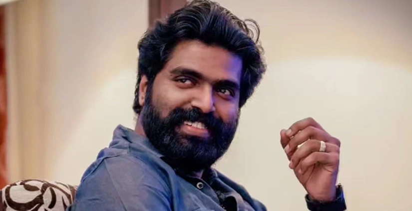 ‘ഒരു കഥാപാത്രത്തിന് ജാനകി എന്ന് പേര് വന്നാൽ തകർന്ന് വീഴുന്നതോ കളങ്കപ്പെടുന്നതോ അല്ല വിശ്വാസം‘: ജെ എസ് കെ വിവാദത്തിൽ അഭിലാഷ് പിള്ള Abhilash Pillai