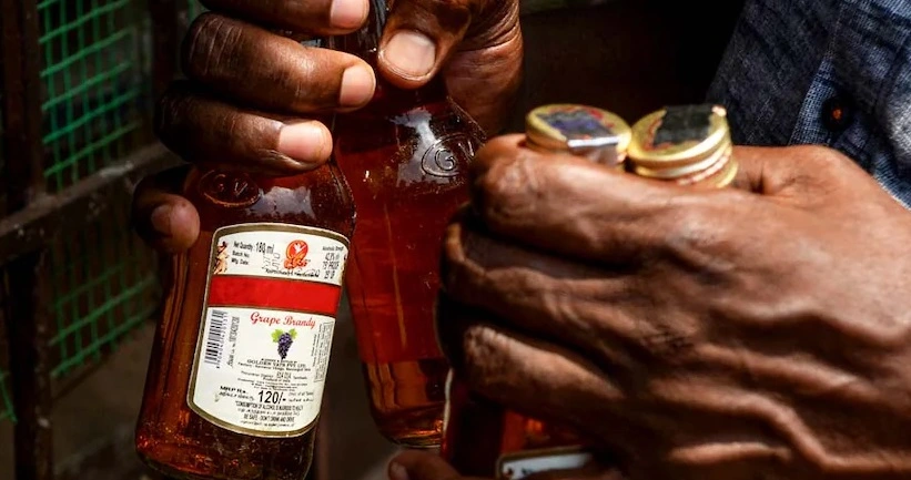 ഒന്നാം തീയതിയും മദ്യം നല്കാം ; പുതിയ മദ്യനയത്തിന് മന്ത്രിസഭാ യോഗത്തിന്റെ അംഗീകാരം