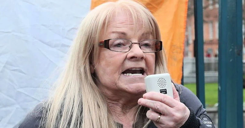 ലോക്ക് ഡൗൺ ലംഘിച്ച് പ്രതിഷേധിച്ചതിന് പിഴ; നിയമ പോരാട്ടവുമായി ഡീ വാൾ Dee Wall