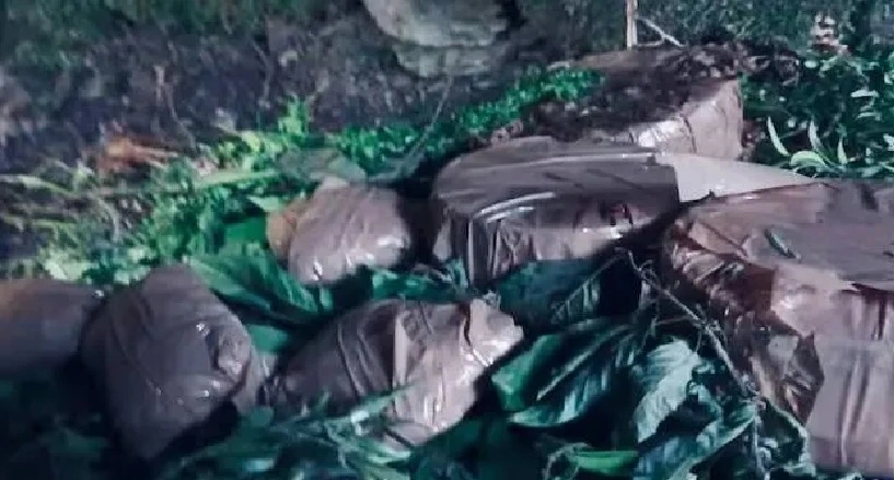 പൂഞ്ചിൽ ഭീകരരുടെ ഒളിത്താവളം തകർത്ത് സുരക്ഷാ സേന ; ടിഫിൻ ബോക്സുകളിലും, സ്റ്റീൽ ബക്കറ്റുകളിലുമായി സ്ഫോടകവസ്തുക്കൾ