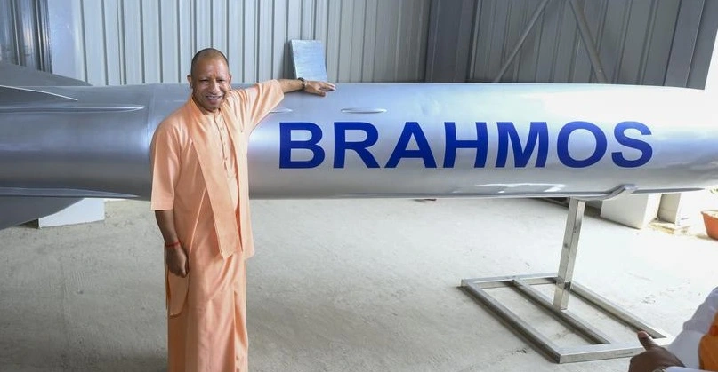 ബ്രഹ്മോസ് മിസൈലിന്റെ ശക്തി അറിയണമെങ്കിൽ പാകിസ്ഥാനിലെ ജനങ്ങളോട് ചോദിച്ചാൽ മതി : യോഗി ആദിത്യനാഥ്