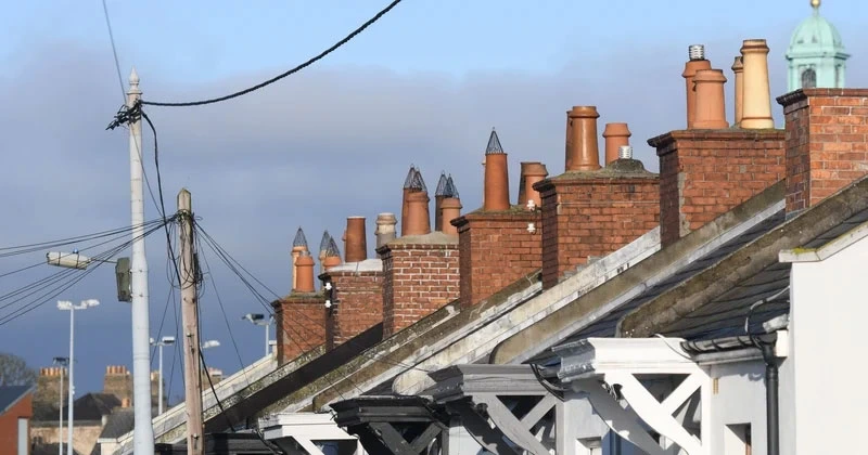 ഭൂരിഭാഗം സ്വകാര്യ വാടക താമസസ്ഥലങ്ങൾ പ്രവർത്തിക്കുന്നത് ചട്ടങ്ങൾ ലംഘിച്ച്; ഉടമസ്ഥർക്കെതിരെ നിയമ നടപടി houses in ireland