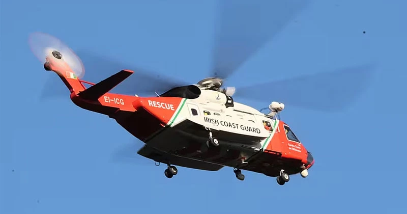 പാഡിൽബോർഡിംഗിനിടെ പെൺകുട്ടി കടലിൽ കുടുങ്ങി irish helecopter