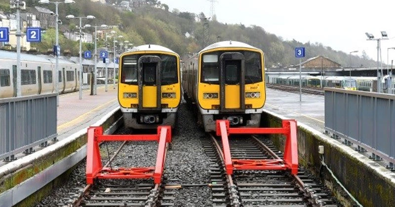 കോർക്ക് കമ്മ്യൂട്ടർ റൂട്ടുകളിലെ റെയിൽ സർവ്വീസുകൾ റദ്ദാക്കും cork commuter rail