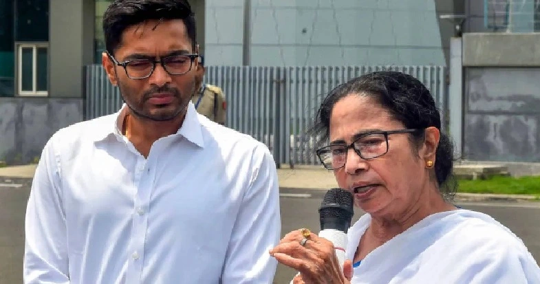 ഒടുവിൽ നിലപാട് മാറ്റി മമത : പാകിസ്ഥാനെ തുറന്നുകാട്ടാൻ പാർലമെന്ററി സംഘത്തിലേക്ക് ടിഎംസിയിൽ നിന്ന് എംപി അഭിഷേക് ബാനർജിയും