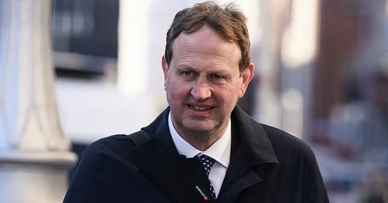 വീണ്ടും നടപടി; അയർലന്റിൽ നിന്നും 39 പേരെ നാടുകടത്തി Jim O'Callaghan