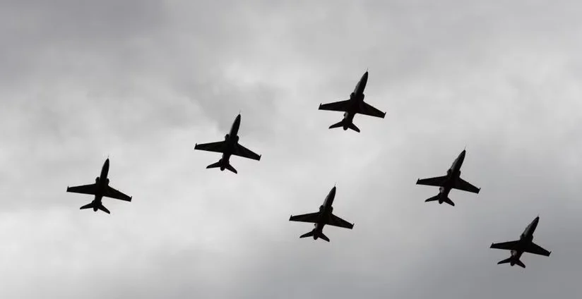 ഇസ്ലാമാബാദിൽ ഇന്ത്യയുടെ പ്രത്യാക്രമണം ; പാകിസ്താന്റെ മൂന്ന് പോര് വിമാനങ്ങള് തകര്ത്തു ; നാവികസേനയും സജ്ജമായി