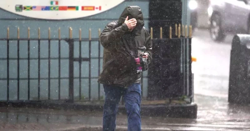 മഴ ഭീതിയിൽ നോർതേൺ അയർലന്റ്; വെള്ളപ്പൊക്കത്തിന് സാദ്ധ്യത rainy ireland