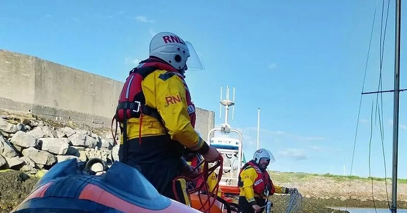 ഗാൽവെയിൽ കടലിൽ കുടുങ്ങിയവരെ ആർഎൻഎൽഐ രക്ഷിച്ചു rnli