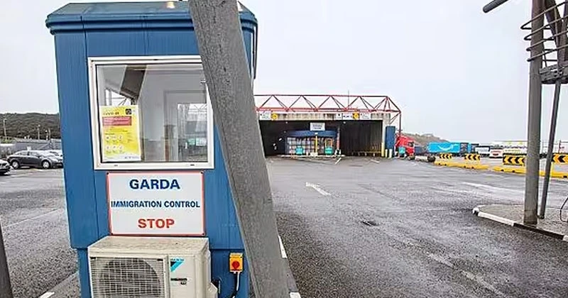 ട്രക്കിൽ ഒളിച്ച് കടക്കാൻ ശ്രമം; വെക്സ്ഫോർഡിൽ രണ്ട് യുവാക്കൾ പിടിയിൽ truck driver