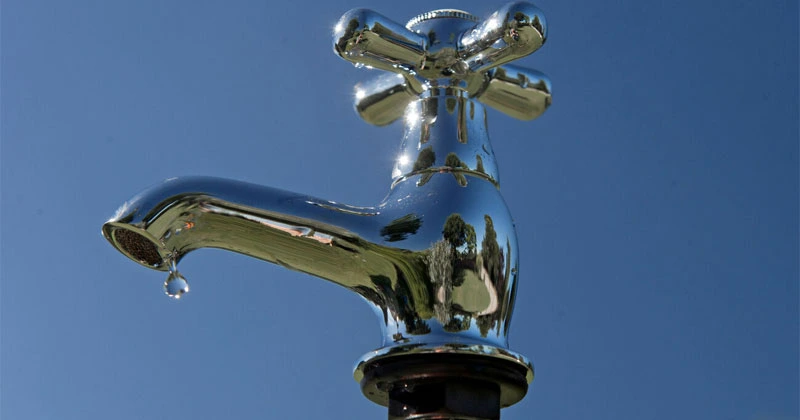 14 കൗണ്ടികൾ വരൾച്ചയുടെ വക്കിൽ; ജലവിതരണത്തിൽ പ്രതിസന്ധി water pipe