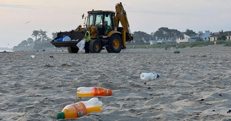 ബറോ ബീച്ചിൽ മാലിന്യങ്ങളുടെ അളവ് വർദ്ധിച്ചു beach waste
