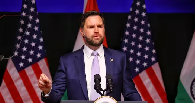 ആയത്തുള്ള അലി ഖമേനിയുടെ വധത്തിൽ ഇസ്രായേലിനെ പിന്തുണയ്ക്കുമോയെന്ന് ചോദ്യം ; ലോകത്തെ ഞെട്ടിച്ച് ജെഡി വാൻസിന്റെ മറുപടി