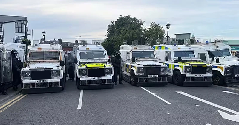 ജനാലകൾ തകർത്ത് കെട്ടിടത്തിന് തീയിട്ടു; ലാർനെയിൽ വിശ്രമ കേന്ദ്രത്തിന് നേരെ ആക്രമണം Larne Leisure Centre