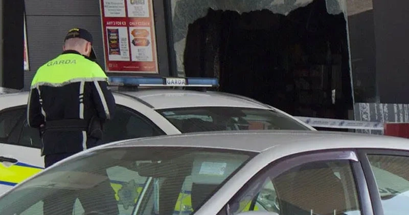 ലിമെറിക്കിൽ വ്യാപാര സ്ഥാപനത്തിന് നേരെ ബോംബേറ് limeric bomb attack