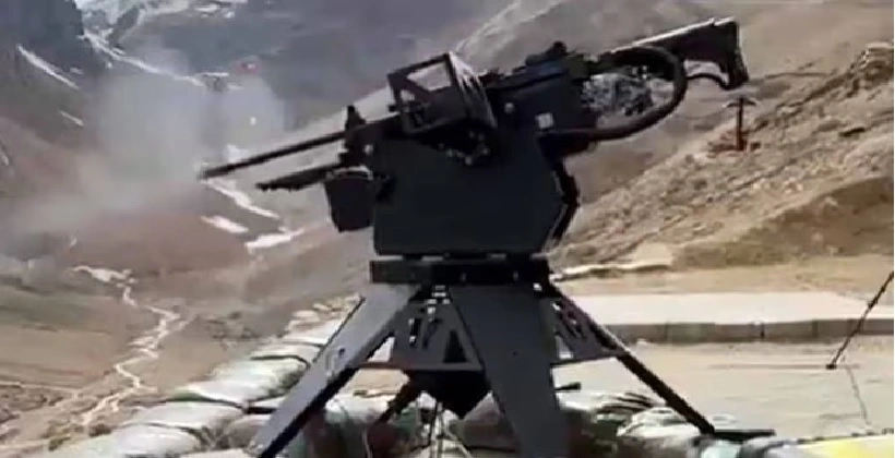 എ ഐ സഹായത്തോടെ ഇന്ത്യയുടെ ലൈറ്റ് മെഷീൻ ഗൺ പരീക്ഷണം വിജയം ; പരീക്ഷണം 14,000 അടി ഉയരത്തിൽ