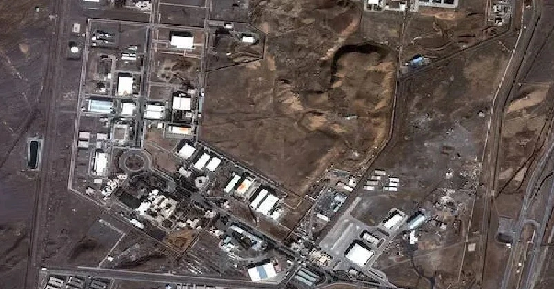 നതാൻസിലുള്ള ഇറാൻ ആണവ കേന്ദ്രത്തിൽ ഇസ്രായേൽ കൃത്യമായ വ്യോമാക്രമണം നടത്തി ; സ്ഥിരീകരിച്ച് ഐഎഇഎ