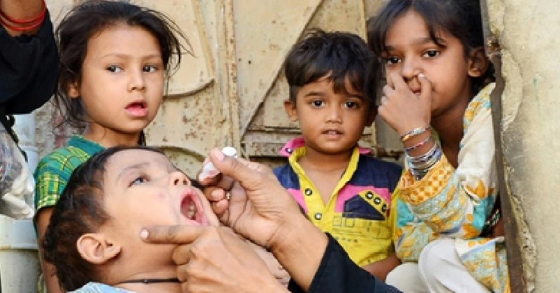 പാകിസ്ഥാനിലെ കുട്ടികൾക്ക് പോളിയോവൈറസ് വരാൻ സാധ്യത; ജലസാമ്പിളുകളിൽ മാരകമായ വൈറസ് കണ്ടെത്തി