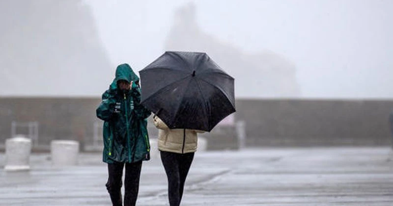 ന്യൂനമർദ്ദം ശക്തമാകുന്നു; അയർലൻഡിൽ മഴ rain ireland