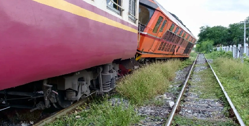 ഡൽഹി – ഗാസിയാബാദ് ട്രെയിൻ പാളം തെറ്റി