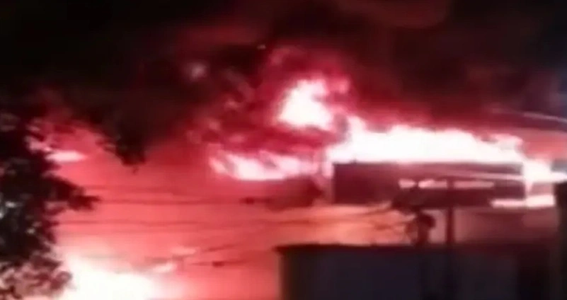 തിരുവനന്തപുരത്തെ ടിവിഎസ് സ്കൂട്ടർ ഷോറൂമിൽ വൻ തീപിടുത്തം