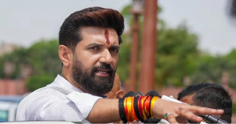 ധൈര്യമുണ്ടെങ്കിൽ അവർ തിരഞ്ഞെടുപ്പ് ബഹിഷ്കരിക്കണം ; അവർ ഭീഷണിപ്പെടുത്തുക മാത്രമാണ് ചെയ്യുന്നത് ; കോൺഗ്രസിനെതിരെ ചിരാഗ് പാസ്വാൻ