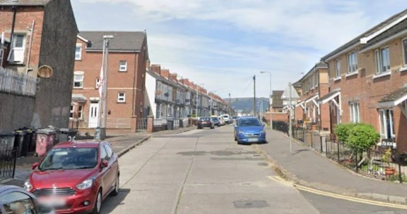 വീടിന്റെ വാതിലിന് തീയിട്ടു; 30 കാരൻ അറസ്റ്റിൽ belfast