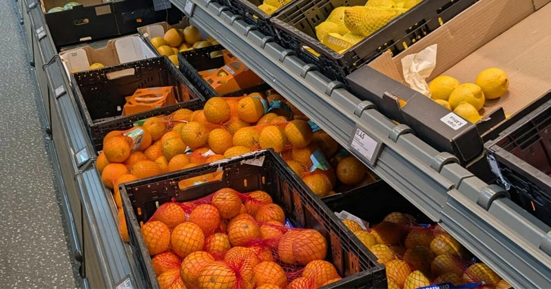 പഴങ്ങളും പച്ചക്കറികളും പ്ലാസ്റ്റിക് വല കൊണ്ട് ആവരണം ചെയ്യുന്നത് നിരോധിക്കും fruits and veg