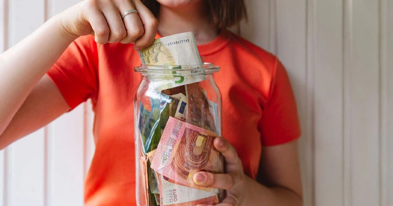 5 ൽ ഒരാൾക്ക് 125 യൂറോ സേവ് ചെയ്യാൻ കഴിയുന്നു; നിർണായക കണ്ടെത്തലുമായി എഐബി savings