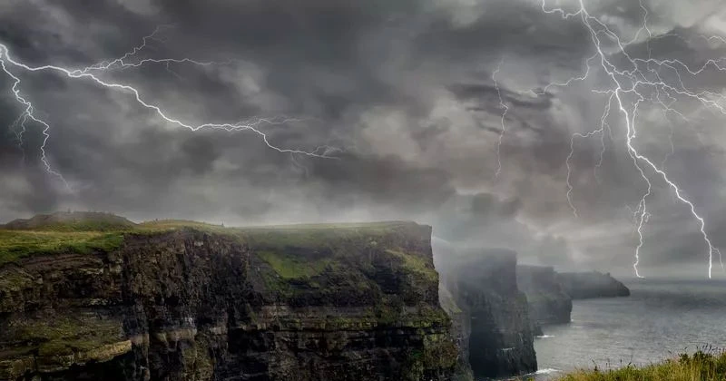 ഇടിമിന്നൽ സാദ്ധ്യത; എട്ട് കൗണ്ടികളിൽ യെല്ലോ വാണിംഗ് thunderstorm