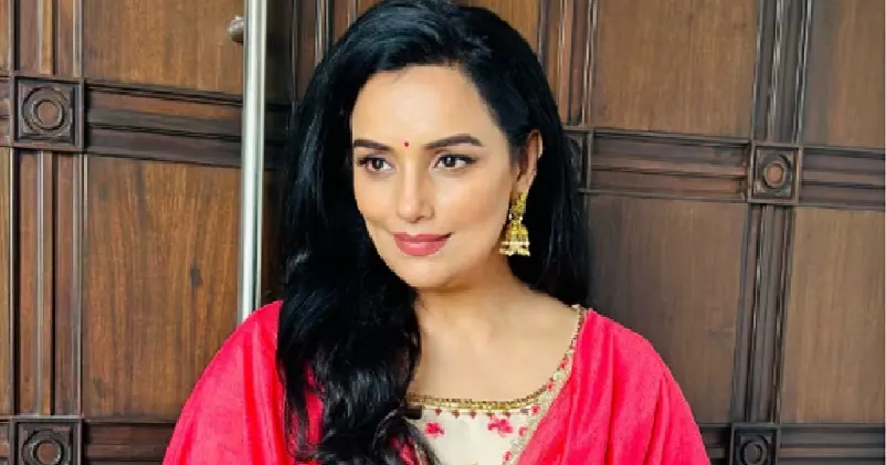 തനിക്കെതിരായ എഫ്ഐആർ റദ്ദാക്കണം ; ഹൈക്കോടതിയെ സമീപിച്ച് നടി ശ്വേത മേനോൻ