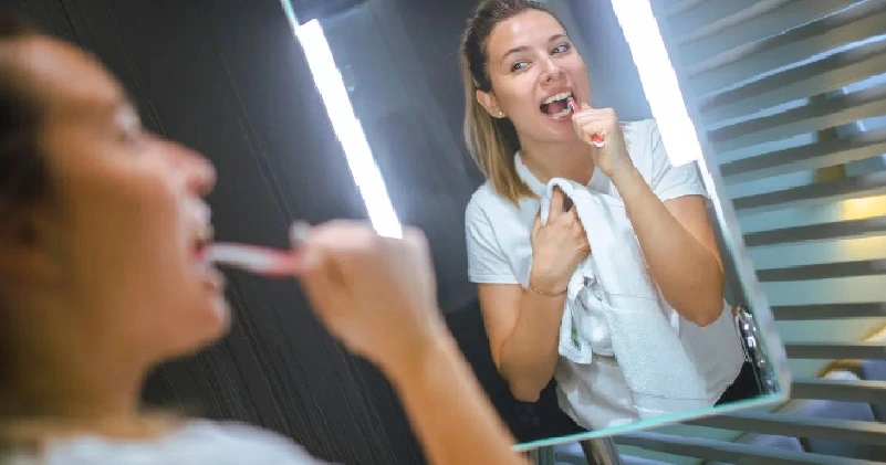 ദിവസം രണ്ട് തവണ പല്ല് തേയ്ക്കാത്തവർക്ക് ഹൃദയാഘാതം വരുമോ ? പഠനങ്ങൾ പറയുന്നത് ….