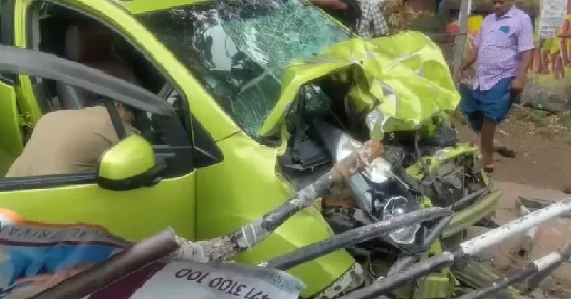 അമിത വേഗത്തിലെത്തിയ കാർ നടപ്പാതയിലേക്ക് പാഞ്ഞുകയറി; അഞ്ച് പേർക്ക് പരിക്ക്