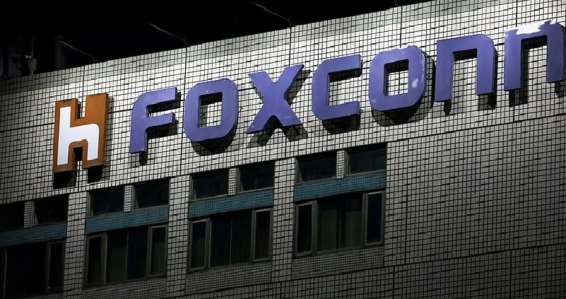 ചൈനയ്ക്ക് ശേഷം ഫോക്സ്കോണിന്റെ രണ്ടാമത്തെ വലിയ ആഗോള യൂണിറ്റ് ബെംഗളൂരുവിൽ ; ഐഫോൺ 17 ഉൽപ്പാദനം ആരംഭിച്ചു