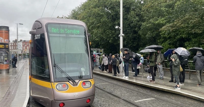 ലുവാസ് റെഡ് ലൈൻ സേവനങ്ങൾ പുന:രാരംഭിച്ചു laus line