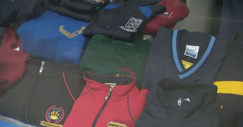 ബാക്ക് ടു സ്കൂൾ അലവൻസ്; കൂടുതൽ കുട്ടികൾക്ക് സഹായം നൽകണമെന്ന് ആവശ്യം school dress