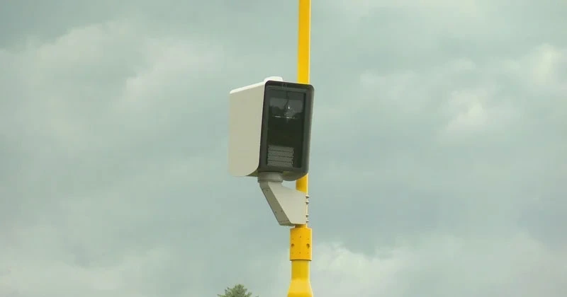 അമിത വേഗം ഇനി വേണ്ട; ക്രംലിനിലെ സ്റ്റാറ്റിക് ക്യാമറ പണി തുടങ്ങി static speed camera