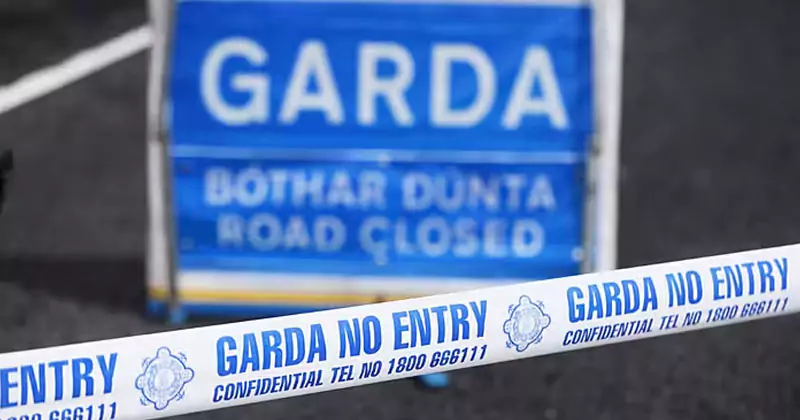 ഇ-ബൈക്കും കാറും തമ്മിൽ കൂട്ടിയിടിച്ചു; 18 കാരന് ഗുരുതര പരിക്ക് accident garda