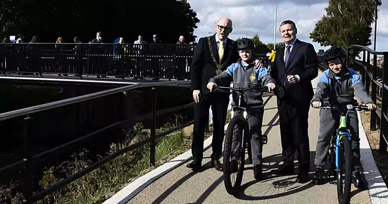 റോയൽ കനാൽ ഗ്രീൻവേ; മൂന്നാംഘട്ടം ഉദ്ഘാടനം ചെയ്തു Royal Canal Greenway