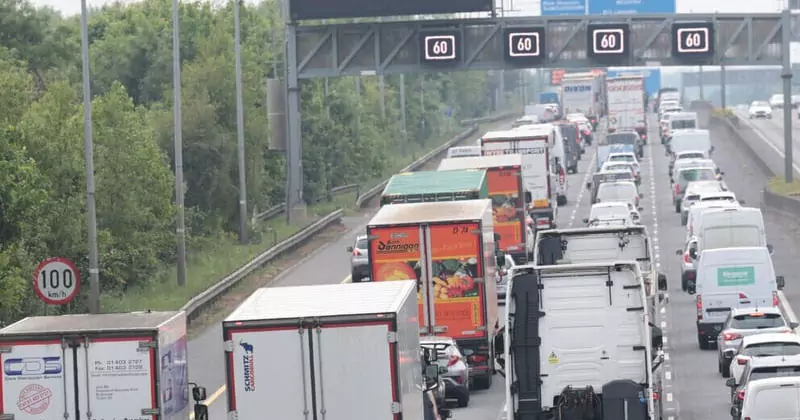 ഡ്രൈവർമാരില്ല; ചരക്ക് നീക്കം അവതാളത്തിൽ; ക്രിസ്തുമസ് വിപണിയെ ബാധിച്ചേക്കും goods driver