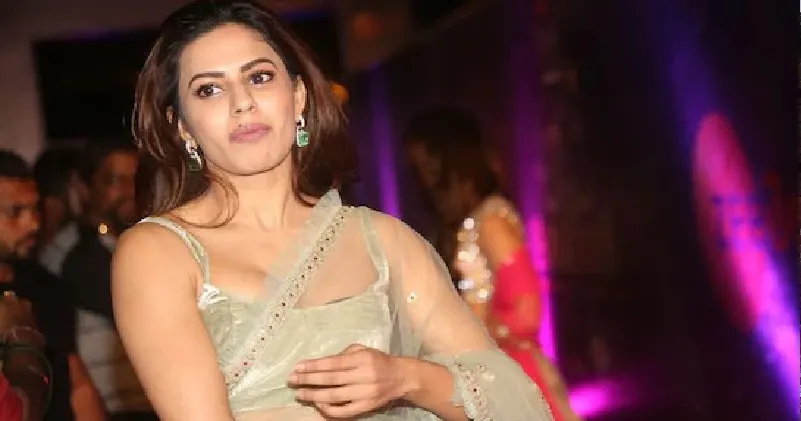 സ്വർണക്കടത്ത് കേസ് ; നടി രന്യ റാവുവിനെതിരെ 102 കോടി രൂപ പിഴ ചുമത്തി റവന്യൂ ഇന്റലിജൻസ്