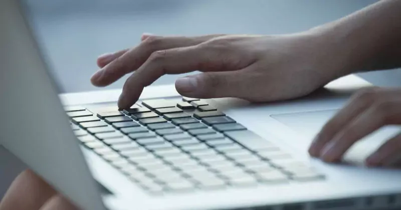 മുന്നറിയിപ്പ് നൽകാനായില്ല : ഉപഭോക്താക്കളിൽ നിന്ന് അമിത നിരക്ക് ഈടാക്കിയതായി വ്യക്തമാക്കി സ്കൈ കമ്പനി tech company