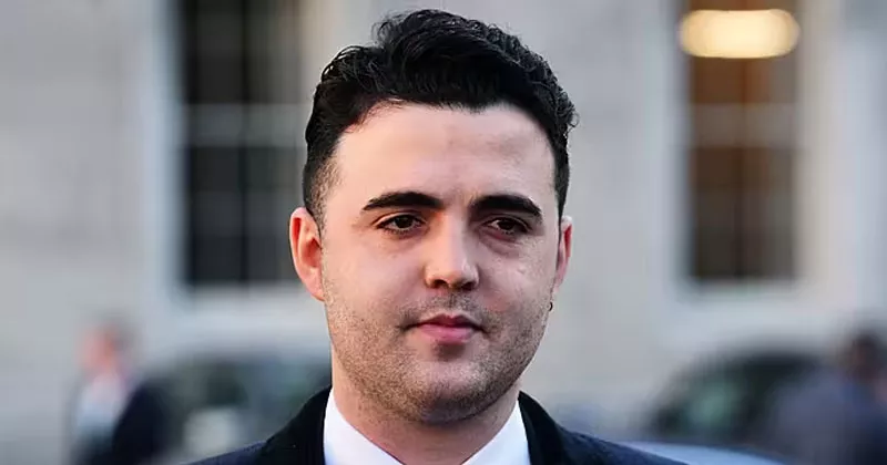 ടിഡി ബെറി ഹെനഗൻ അയർലൻഡിൽ തിരിച്ചെത്തി barry henegan