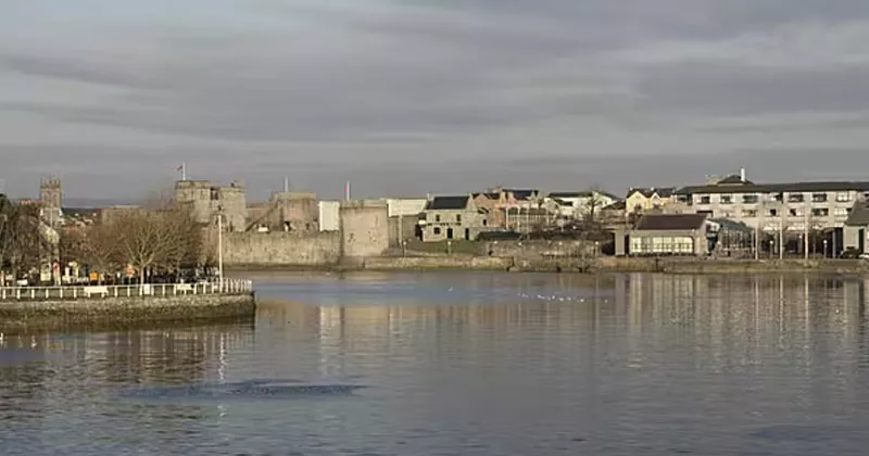 വീടിന് നേരെ ബോംബേറ്; അന്വേഷണം ആരംഭിച്ചു limerick city