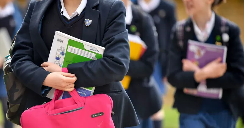 കരിയറിൽ മുന്നോട്ട്കൊണ്ട് പോകാൻ വിമുഖത; സിംഗിൾ സെക്സ് സ്കൂളിലെ വിദ്യാർത്ഥികളുടെ ചിന്ത ഇങ്ങനെ singl sex school