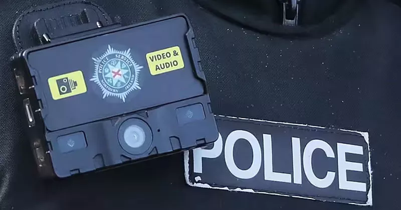 ഡെറിയിൽ പോലീസുകാരന് നേരെ ആക്രമണം; പരിക്ക് belfast