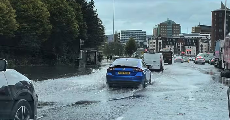 ശക്തമായ മഴ; വെള്ളത്തിലായി ബെൽഫാസ്റ്റ് belfast
