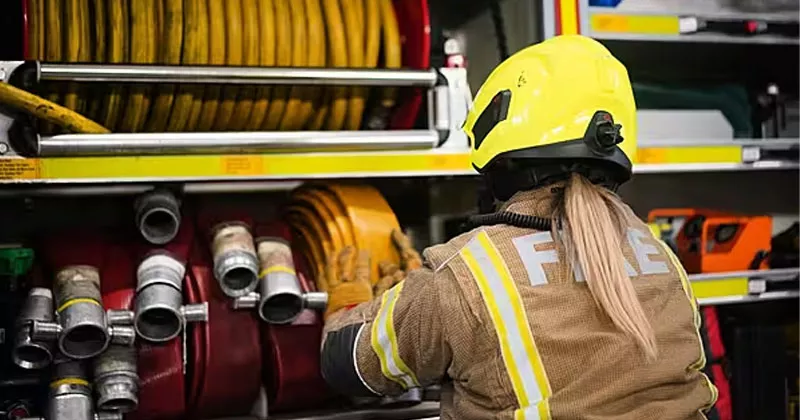 ഇൻഡസ്ട്രിയൽ പാർക്കിൽ തീപിടിത്തം; വാഹനങ്ങൾ കത്തിനശിച്ചു